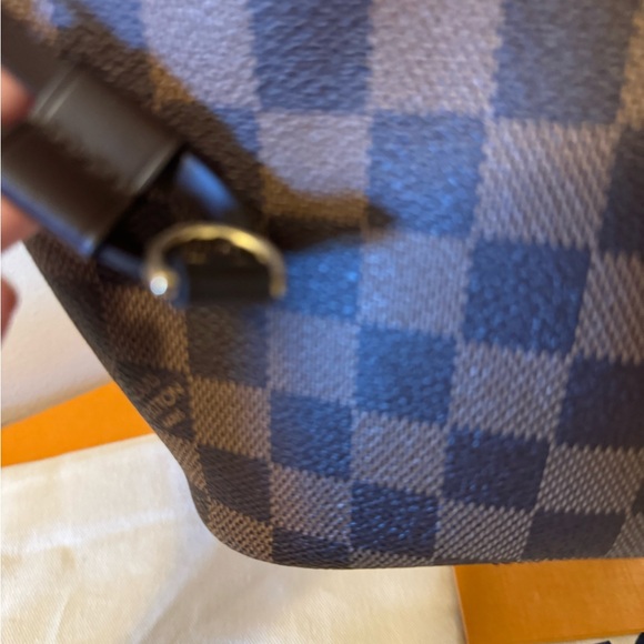 Authentic Louis Vuitton Damier Ebene Neverfull MM - Picture 4 of 13